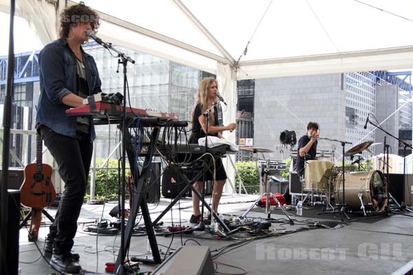 JUANA MOLINA - 2014-06-08 - PARIS - Parc de la Villette - 